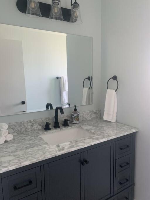 Ocean View Village Condo With Trails To Beaches ترينيداد المظهر الخارجي الصورة
